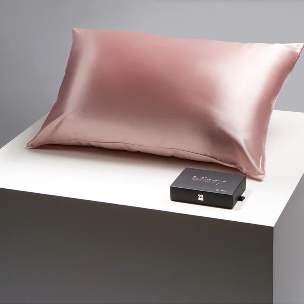 Blissy Mulberry Silk Pillowcase in Pink